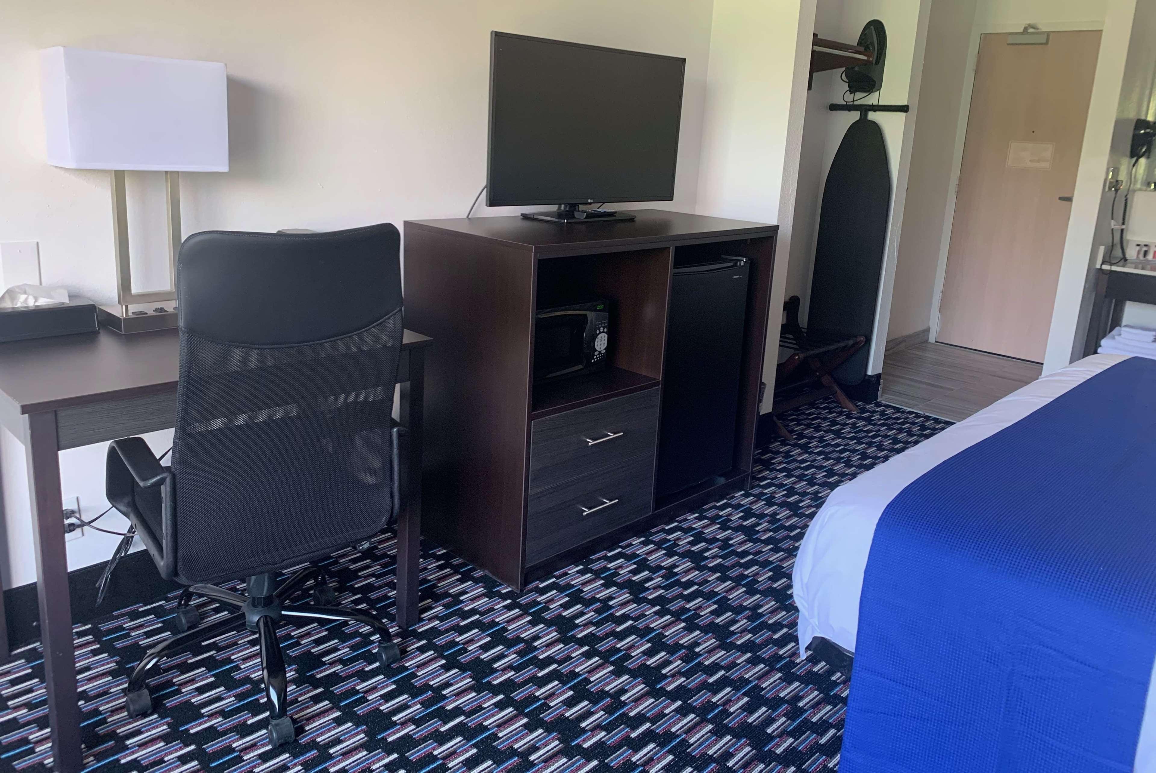 Baymont By Wyndham Charlotte University Bagian luar foto