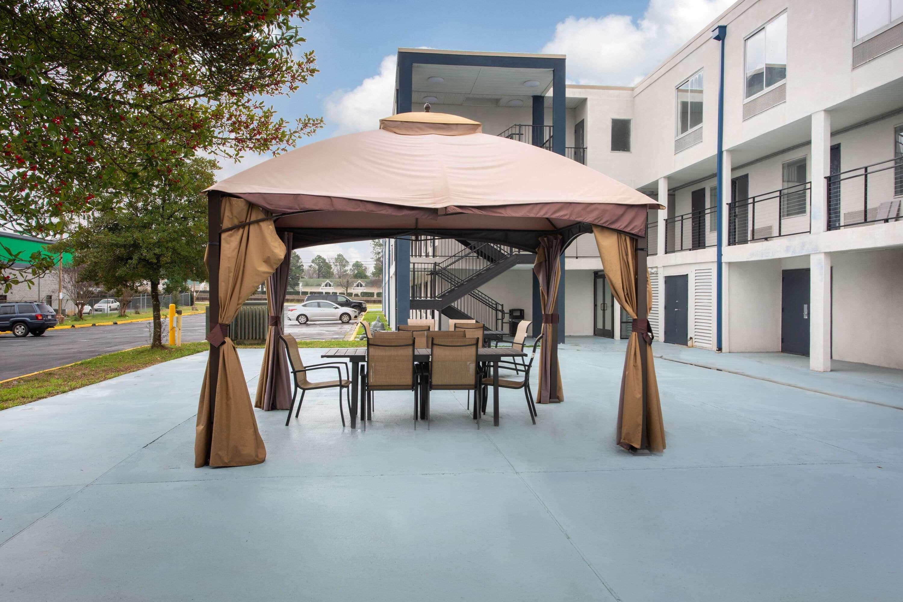 Baymont By Wyndham Charlotte University Bagian luar foto