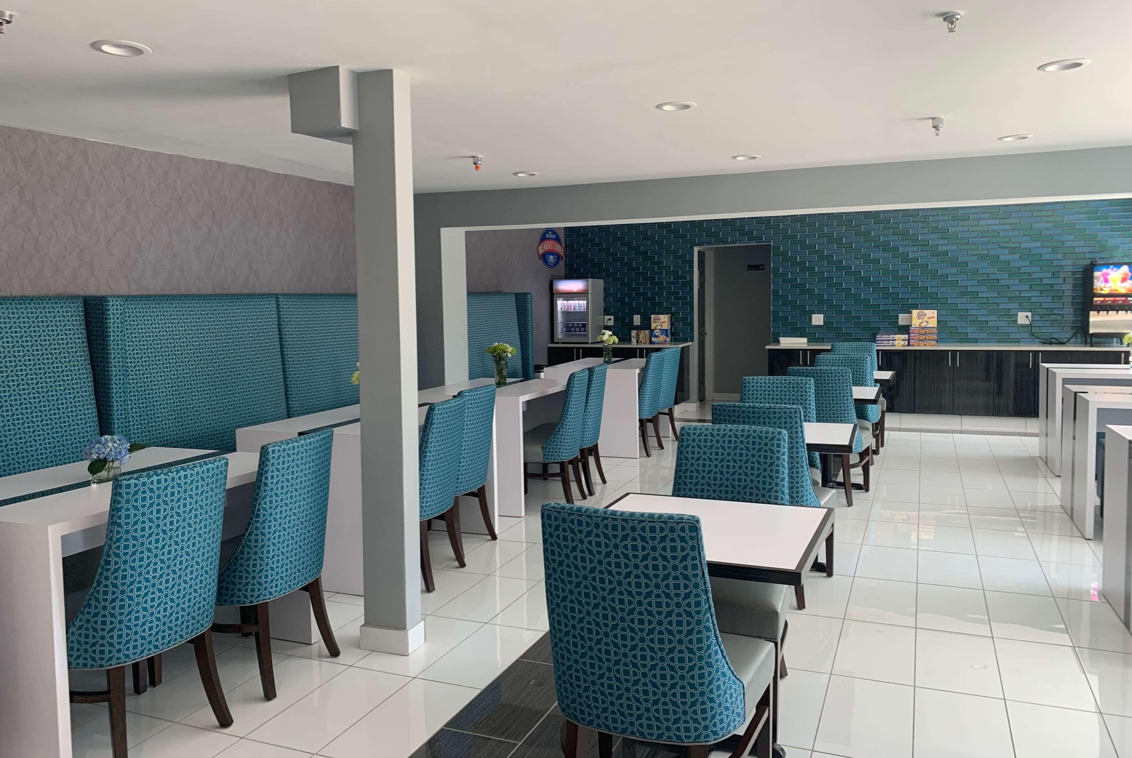 Baymont By Wyndham Charlotte University Bagian luar foto
